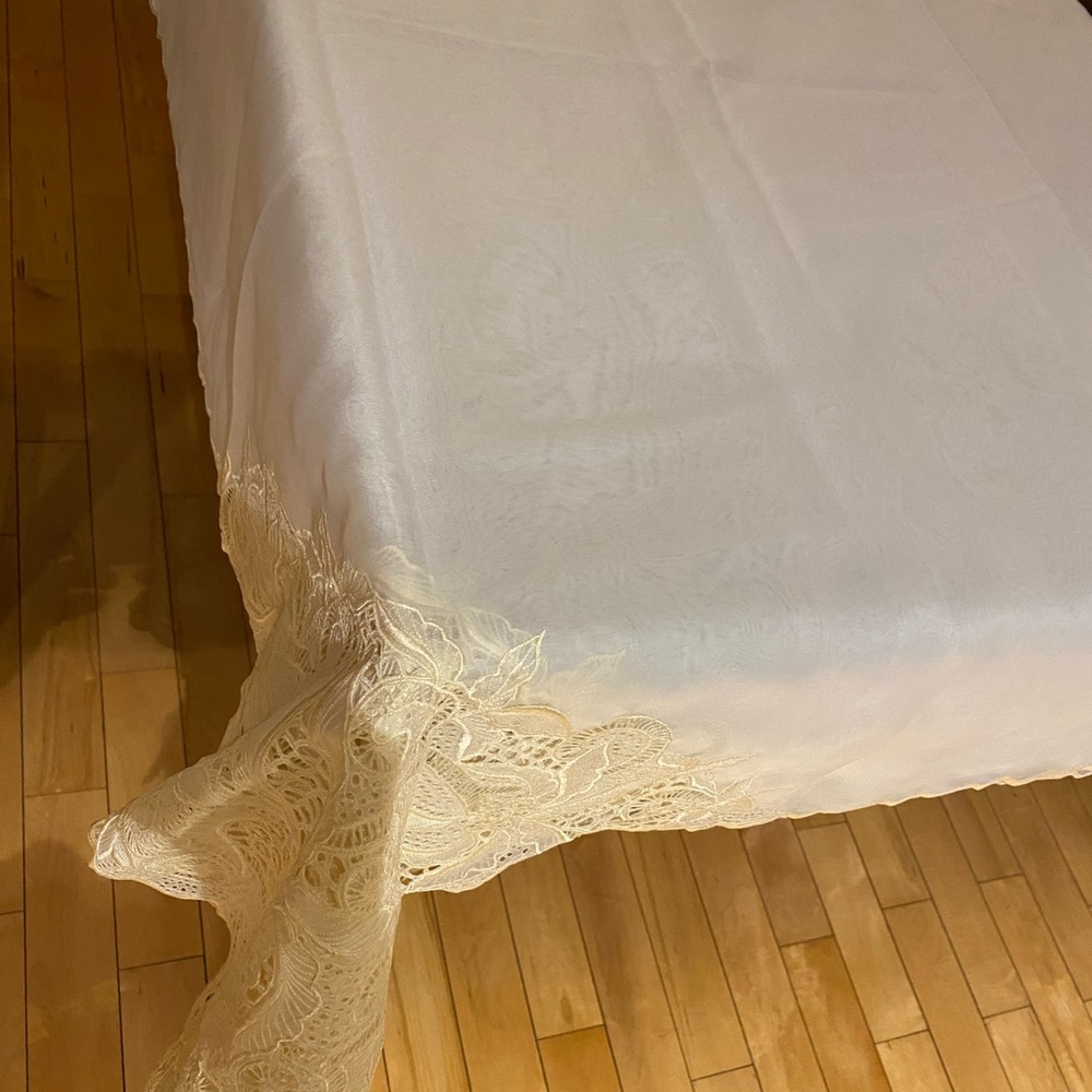 Vintage Table cloth Rectangle 70”x110” Cream